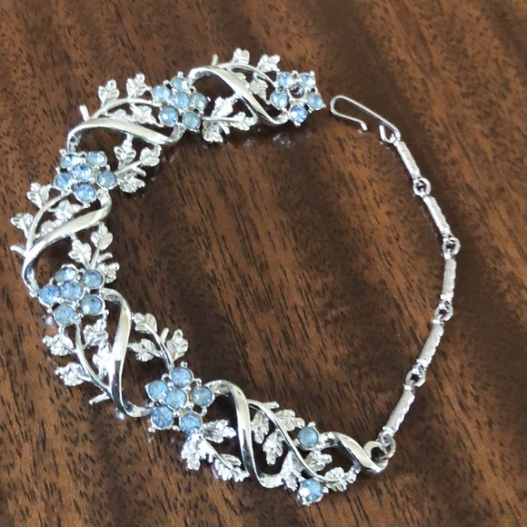 Vintage baby blue rhinestone 9” nonadjustable bracelet or anklette - Picture 1 of 16